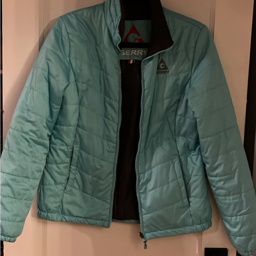 Gerry
Medium
Light blue